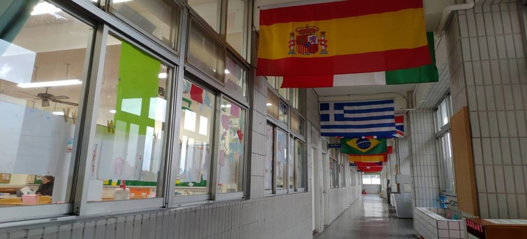 ESL雙語教室走廊